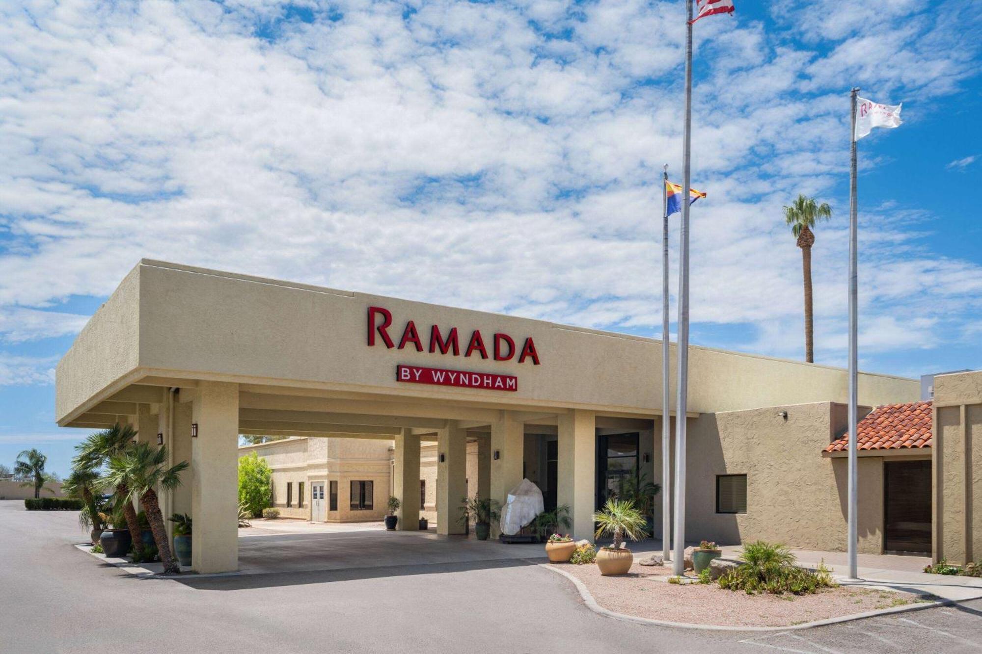Отель Ramada By Wyndham Тусон Экстерьер фото